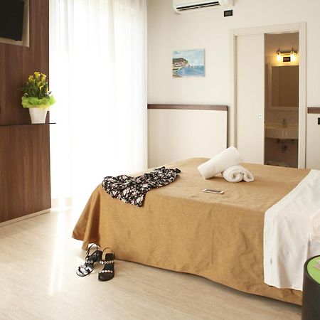 Hotel Mondial Porto Recanati Exterior foto