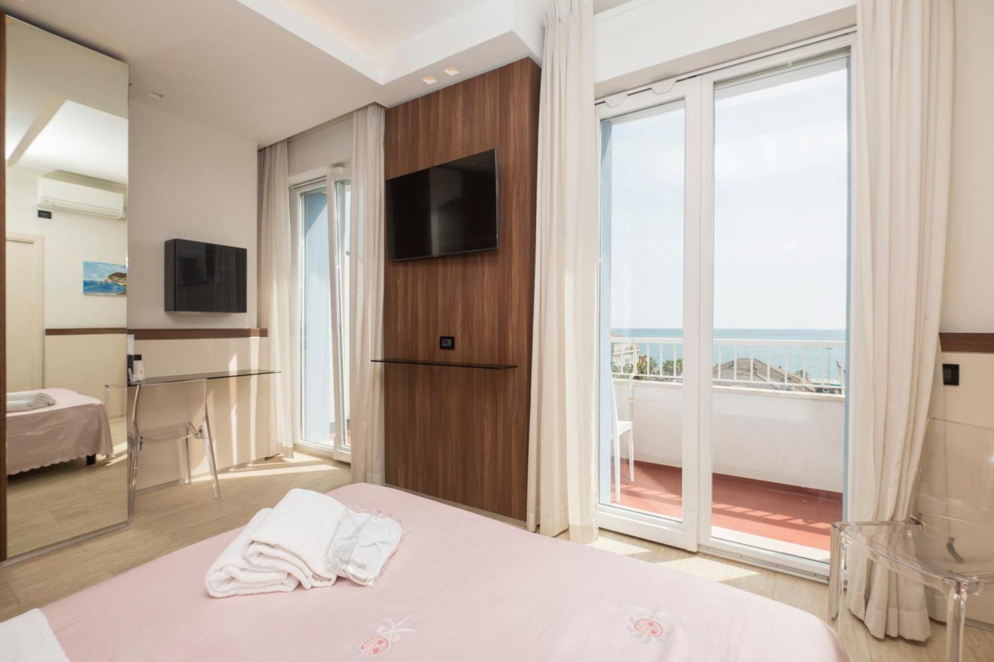Hotel Mondial Porto Recanati Exterior foto