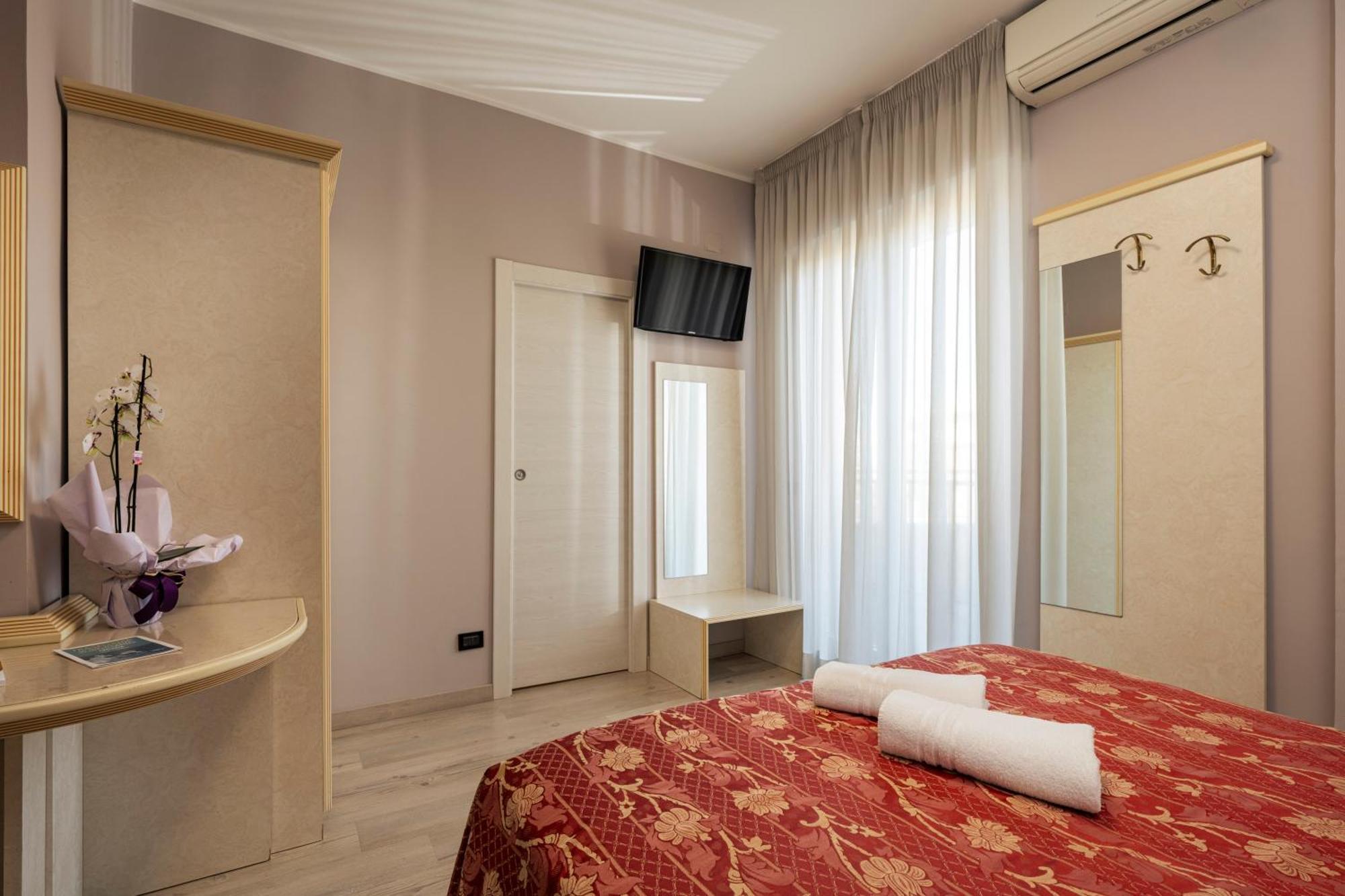 Hotel Mondial Porto Recanati Exterior foto