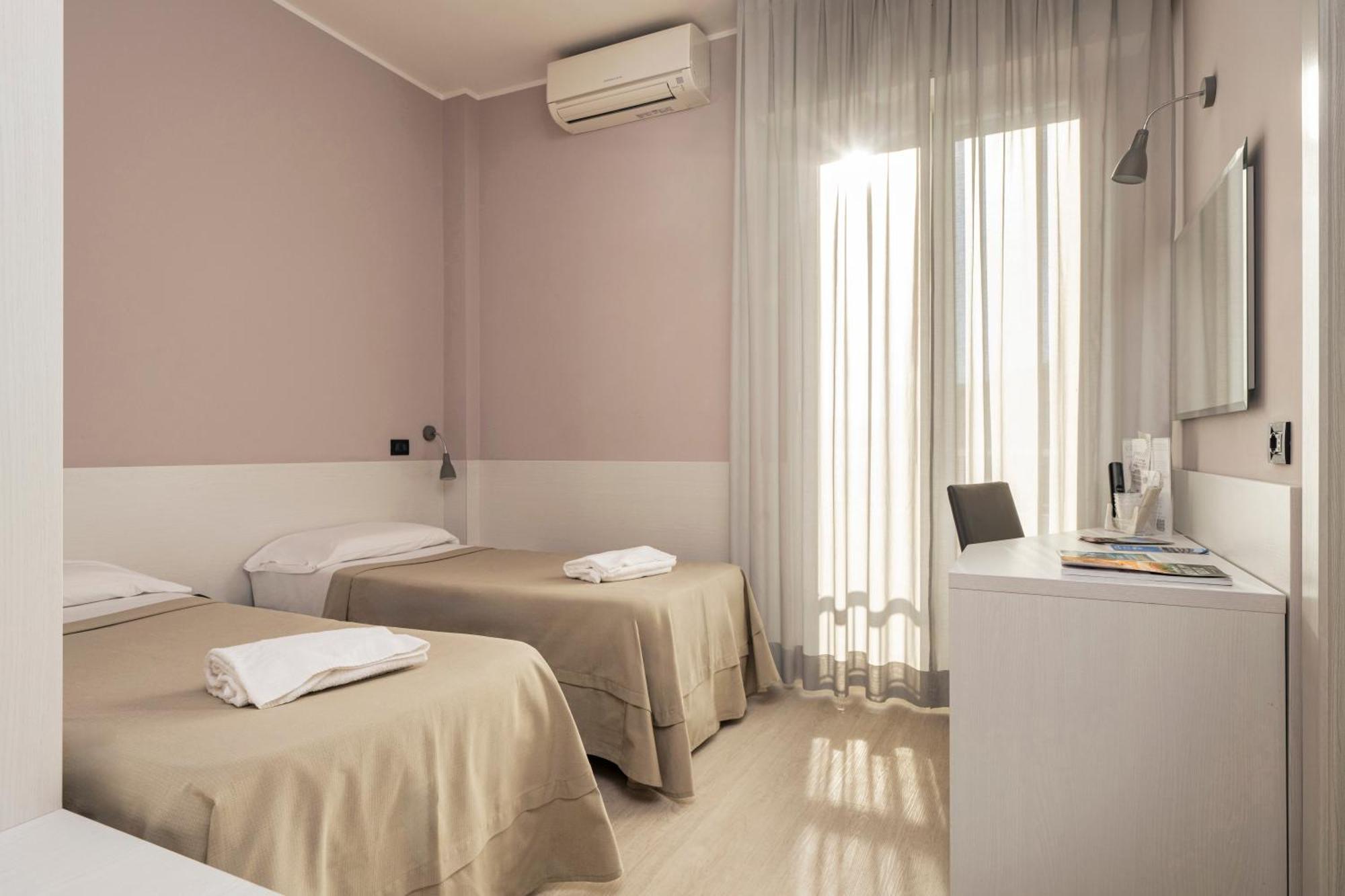 Hotel Mondial Porto Recanati Exterior foto
