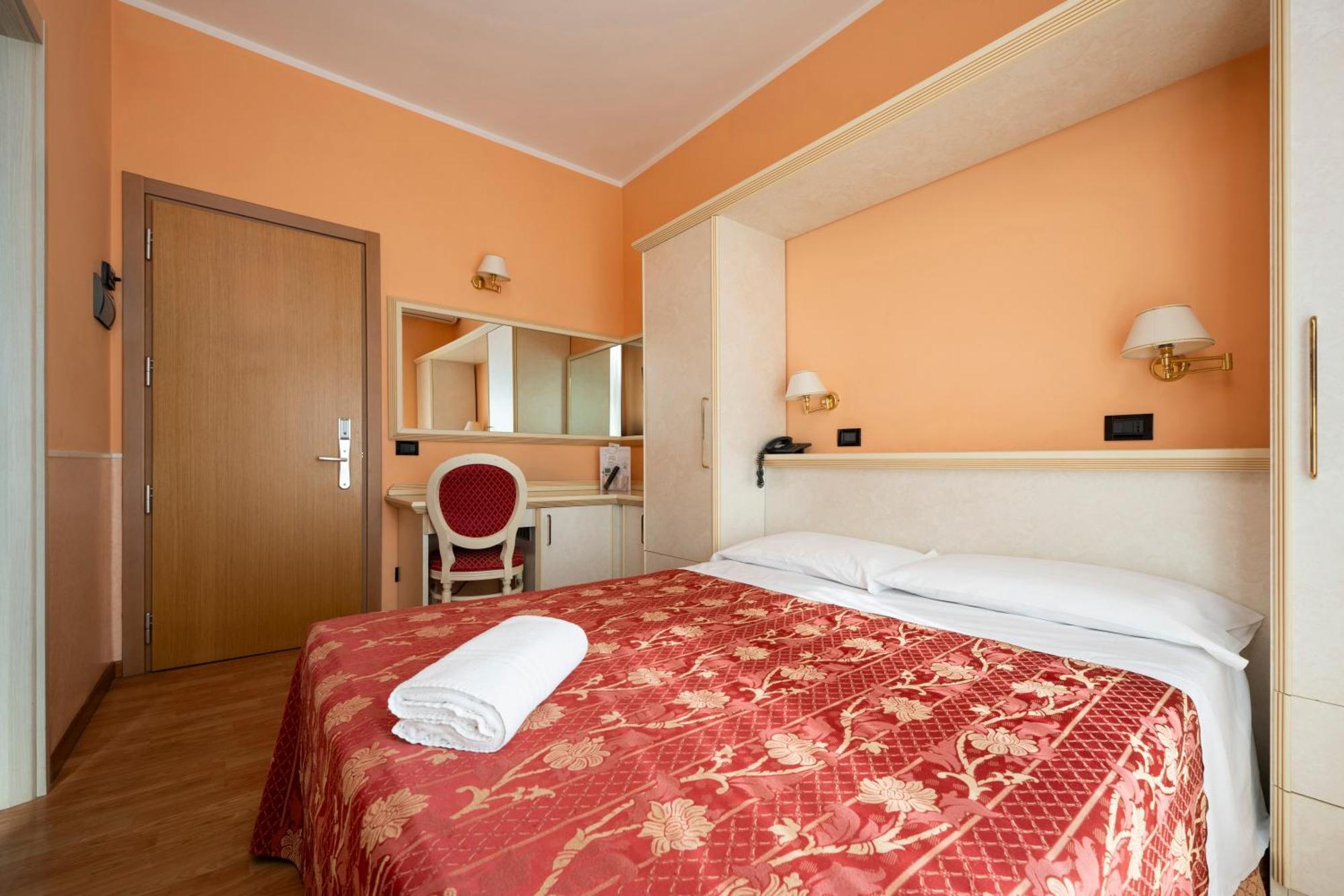 Hotel Mondial Porto Recanati Exterior foto